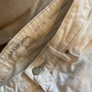 Calvin Klein - White Jeans! Size 29